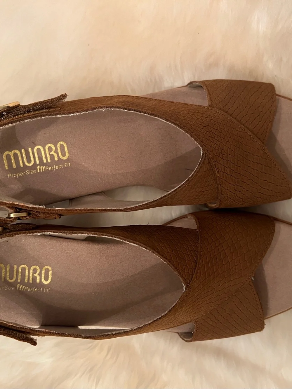 Munro Tan Brown Crisscross Leather Slingback Sandals